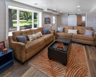 4 Bdrm 2 Bath Boathouse On Green Lake/Sleeps 11 - Green Lake - Sala de estar