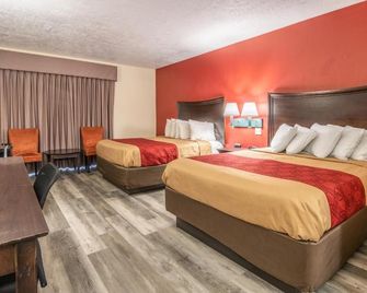 Perry Inn & Suites National Fairground I 75 - Perry - Bedroom