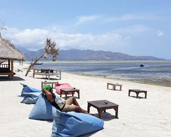 Ings Garden - Pemenang - Beach