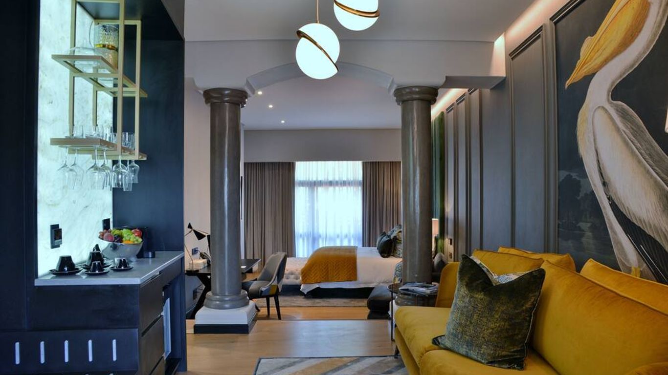 Apogee Boutique Hotel & Spa