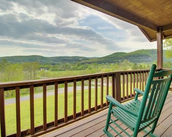 Close to River & Hiking: Cabin in Mountain View - Mountain View - Балкон