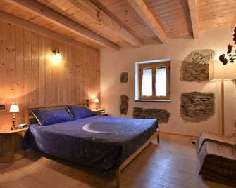 Holiday Home Dubino Home by Interhome - Dubino - Camera da letto