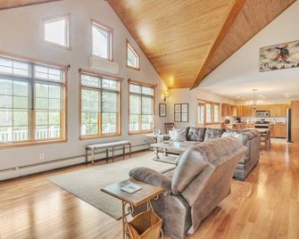 River Valley Sunset Home Near Bethel & Newry 23 min from Sunday River Ski Resort - Rumford