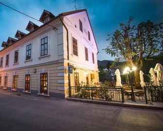 Hotel Pri mostu - Dolenjske Toplice - Edificio