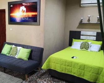 Hotel La Iguana Dorada - Sipacate - Bedroom