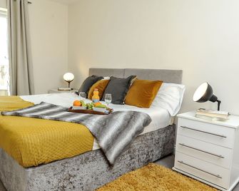 Select Serviced Accommodation - Hunters Wharf - Reading - Bedroom