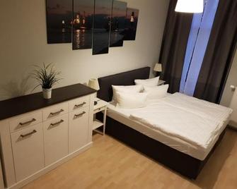 Pension Fischerjung - Rostock - Habitación