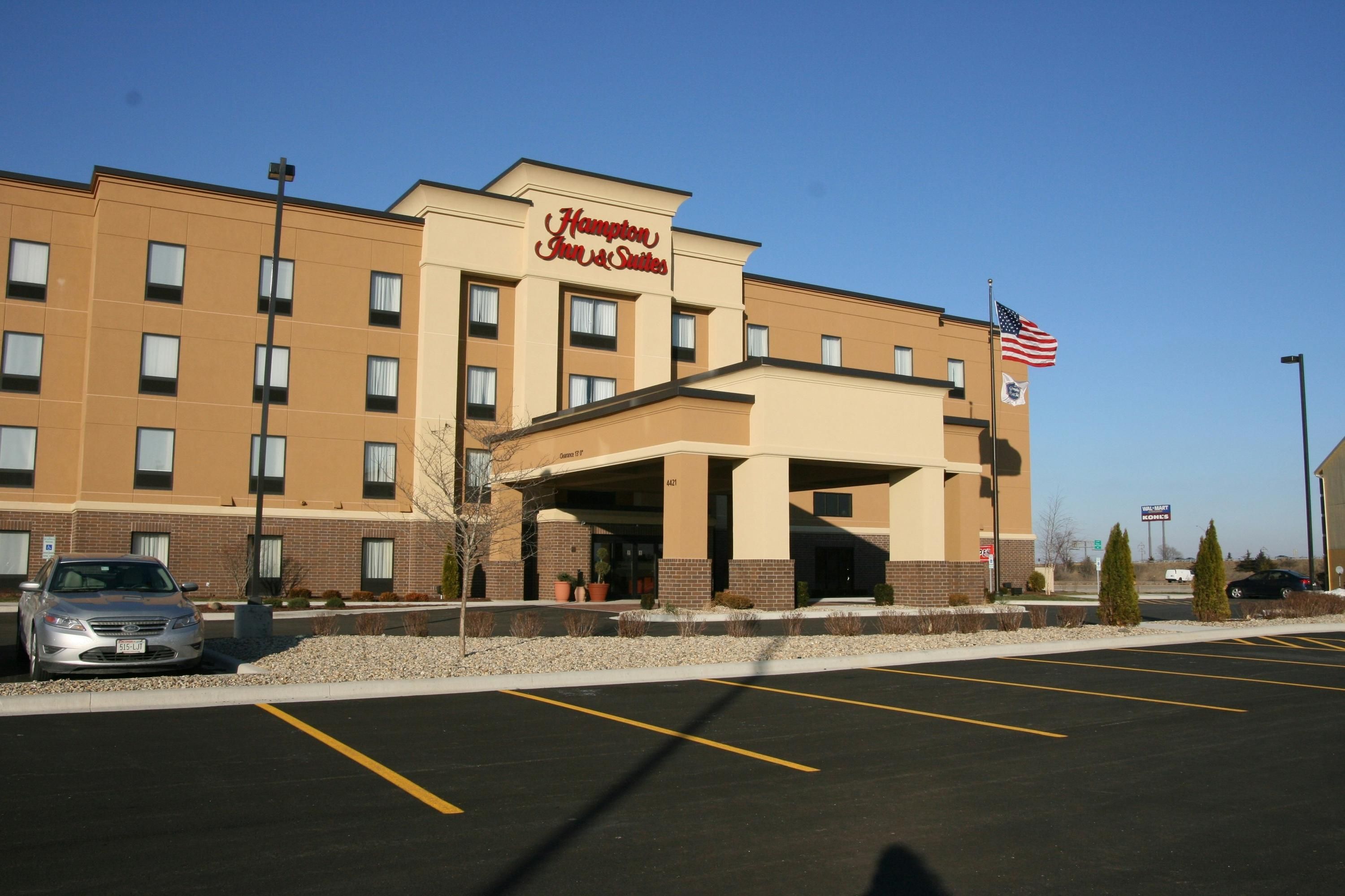 Hampton Inn and Suites Peru - Peru - Budova