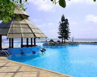Long Hai Beach Resort - Vung Tau - Pool