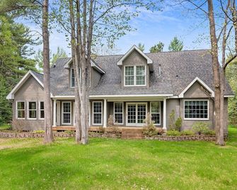 Walk To The Lake, Beach, Indoor Waterpark And Downtown - Mackinaw City - Gebäude