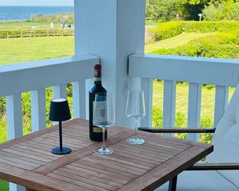 Beautiful vacation apartment with fantastic sea views in the Baltic seaside resort of Nienhagen - Nienhagen - Balkon