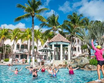 Caribbean Palm Village Resort - Noord - Pool
