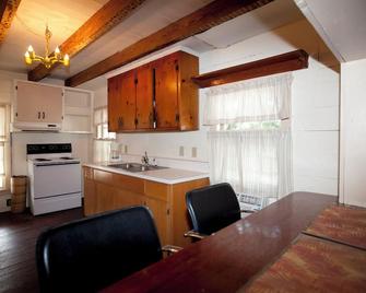 Beaufort Harbour Suites West Lodge - Beaufort - Kitchen