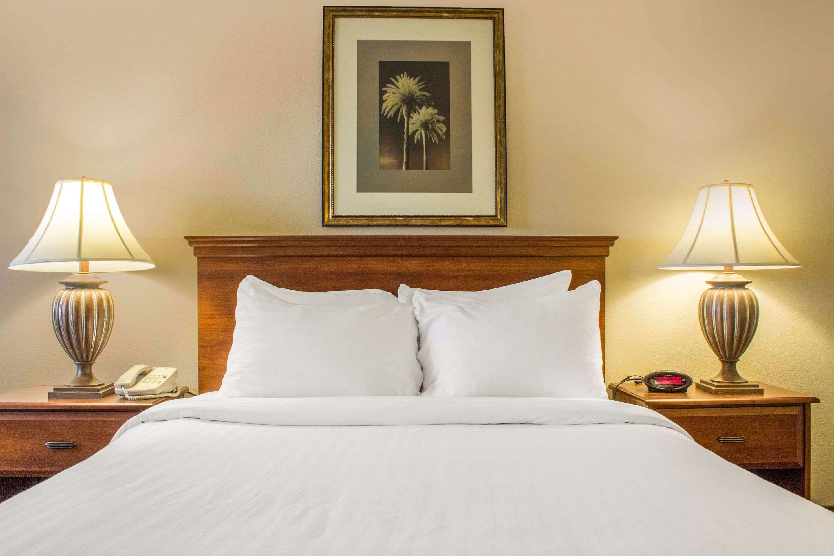 Bedroom view of Quality Inn Benson I-10 Exit 304