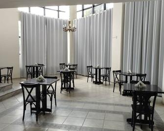 Summit Inn Hotel Pouso Alegre - Pouso Alegre - Restaurante