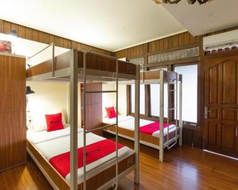 RedDoorz Hostel @ Dago 2 - Bandung - Habitación