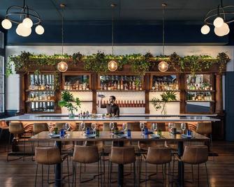 Copper Vine Wine Pub & Inn - New Orleans - Bar