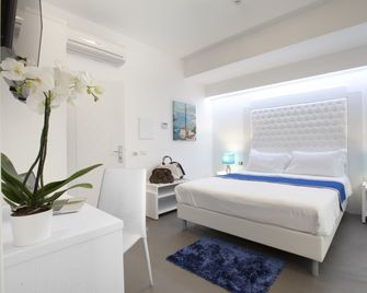 Hotel Tasso Suites & Spa - Sorrento - Yatak Odası