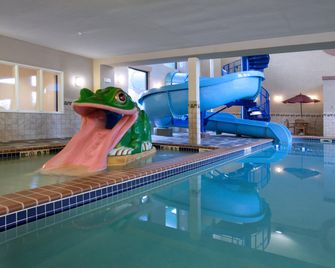 Holiday Inn Express & Suites Longmont - Boulder Area By IHG - Longmont - Pool