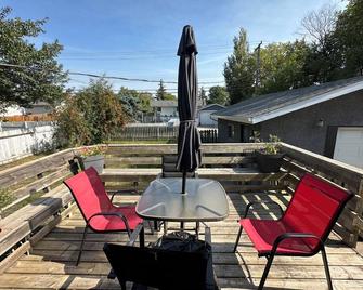 Cozy 3-bedroom house in amazing The Pas with WiFi, great for working crews - The Pas