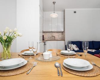 Aleja Rzeczypospolitej, Sun & Snow - Warszawa - Matsal