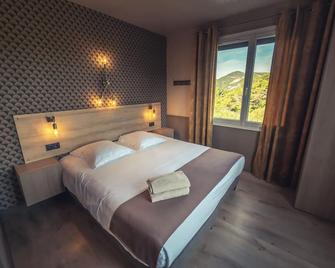 Logis Hôtel Restaurant Le Plantevin - Propiac - Habitación