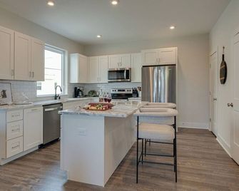 Boho Blues 5627- Sleeps 6 - Nashville - Kitchen