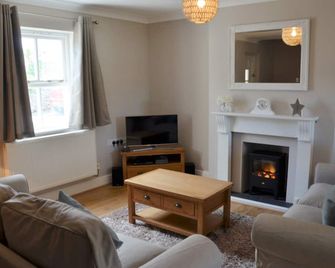 Contemporary 3bed cottage w/garden,5 mins to beach - Manorbier - Living room