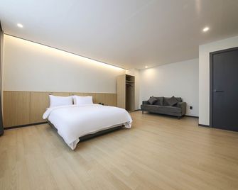 Benikea Tourist Hotel Cheonan (Former: Cheonan CT Hotel) - Cheonan