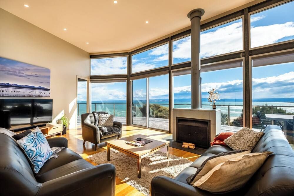 Halcyon - Coles Bay