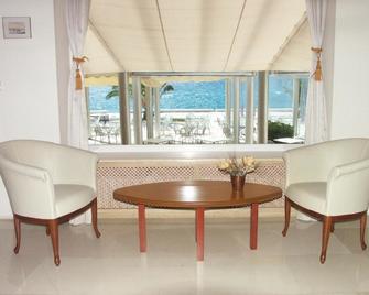 Hotel Excelsior - Loutraki - Вітальня