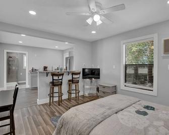 Grey Haus Casita-Peaceful Hill Country Views! - Fredericksburg - Edificio