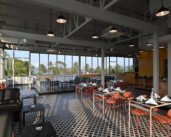 Bedzzz Xclusiv Morjim, Goa By Leisure Hotels - Morjim - Restaurant