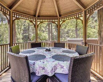 11 Mi to Downtown Napa: Wine Country Cottage - Napa - Patio