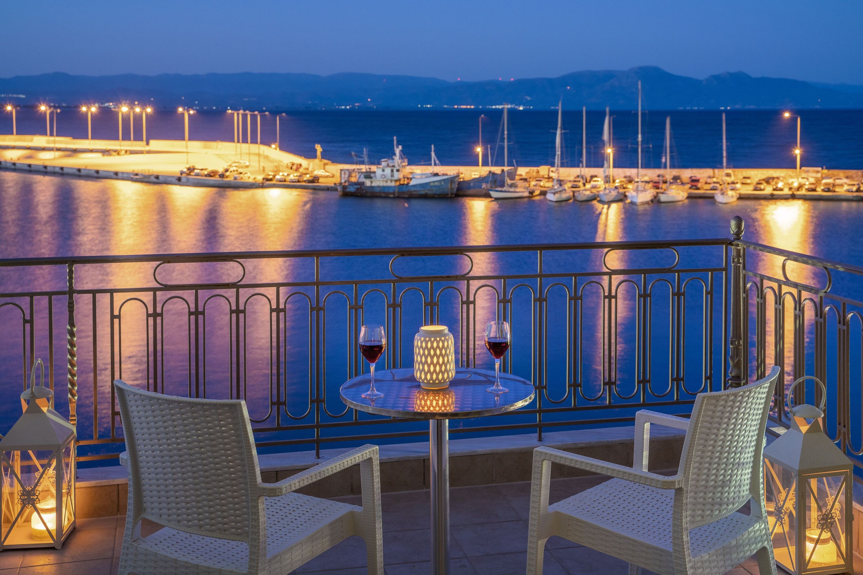 Pantheon City Hotel - Gytheio - Balcone