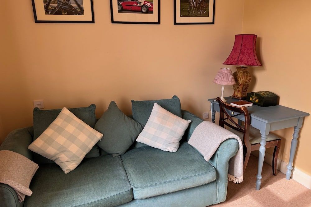 The Hawkley Inn - Liss - Living room