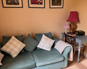 The Hawkley Inn - Liss - Living room