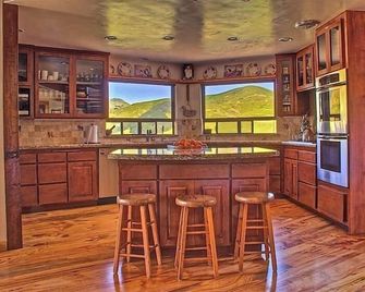 Cayucos/Paso Robles Luxury 850 acre Ranch/Home /8Bd/7ba/ Pool/Tennis/fishing - Cayucos - Sala pranzo