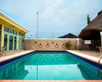 Swiss International Mabisel Port Harcourt - Port Harcourt - Piscina