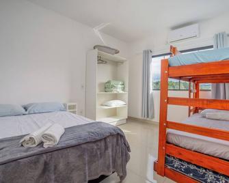 Selva Park - Apartamentos completos - próximo ao Beto Carrero e praias - פנייה - חדר שינה