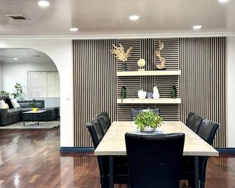 Central Location Family Size Home - Temple City - Dining room
