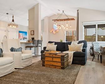 3 Br Nw Howdy House - McNeil - Sala de estar