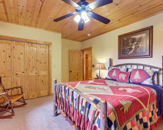 Ellijay Hideaway w/ Hot Tub, Views & Game Room! - Ellijay - Bedroom