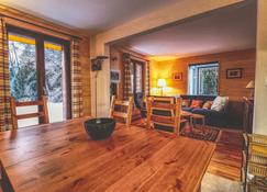 Beautiful apartment in the Mayens de Sion, 500m from the Ours piste - 4 Vallées - Sion - Dining room