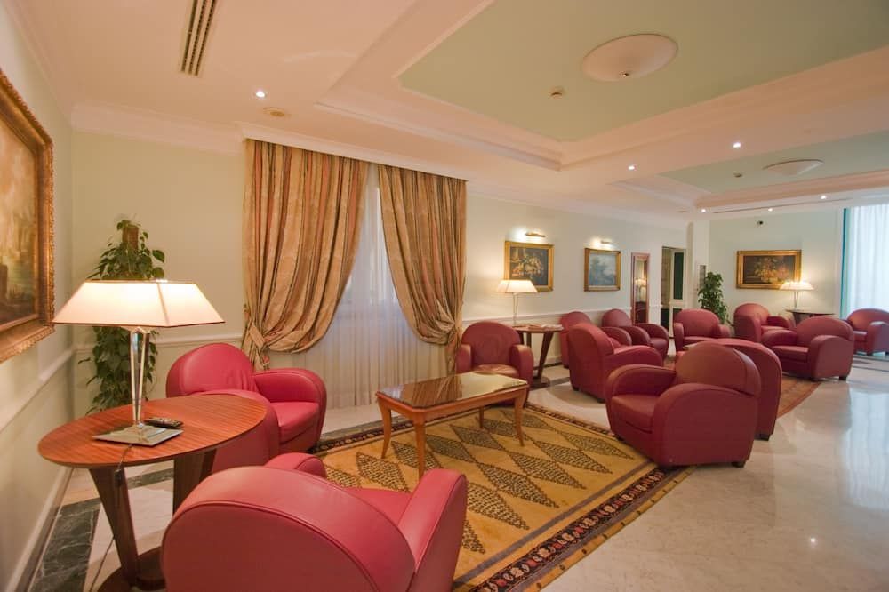 أتينيو جاردن بالاس