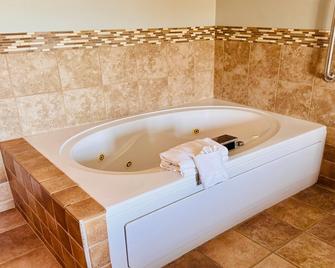 AmericInn by Wyndham Stillwater - Stillwater - Slaapkamer