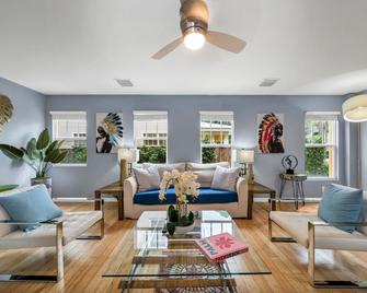 Breathtaking Residence In Rosemary Square Wpb - West Palm Beach