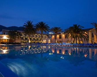 聖卡洛斯酒店 - 羅瑟斯 - 玫瑰 - 游泳池
