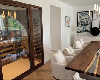 Mas 1 hectare, 5 minutes from the beach and the international golf course. - Saint-Cyprien - Вітальня