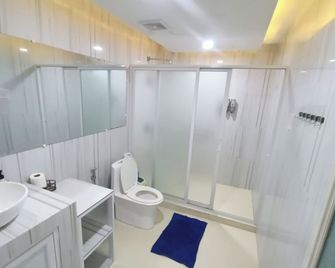 Empress Island Hotel - Alaminos